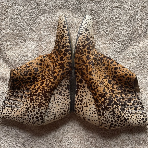 Matisse 7 Brown/Gold Leopard Bootie - Picture 4 of 8